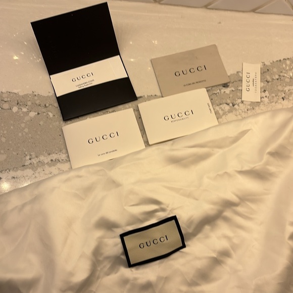 Gucci PADLOCK MEDIUM SHOULDER BAG authentic like new - Picture 7 of 7